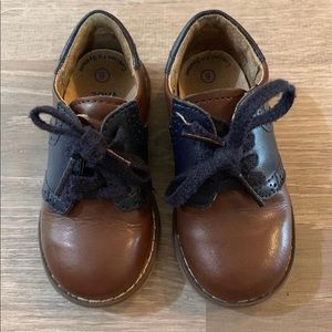 Footmates boys navy and brown shoes sz 6